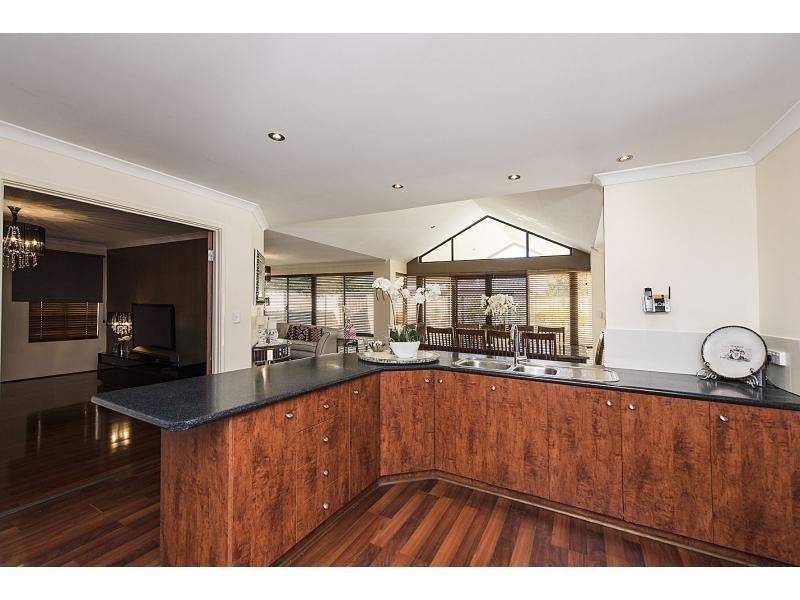 14 Beaumont Parkway, Success WA 6164