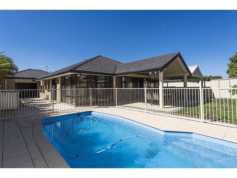 14 Beaumont Parkway, Success WA 6164