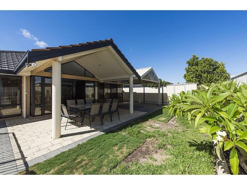 14 Beaumont Parkway, Success WA 6164