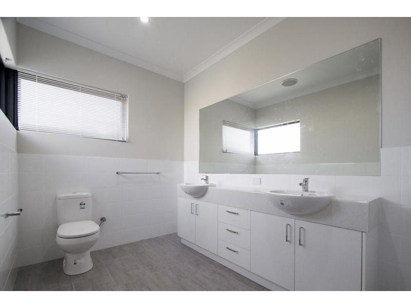 L4/48 Kembla Circle, Madeley WA 6065