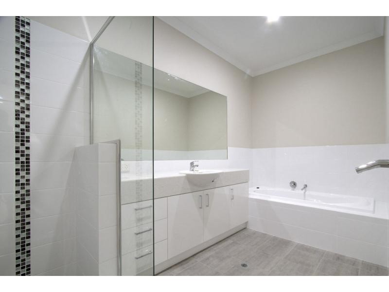 L4/48 Kembla Circle, Madeley WA 6065