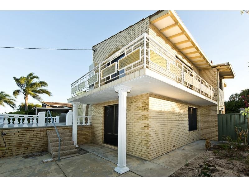 68 Sutherland Drive, Thornlie WA 6108