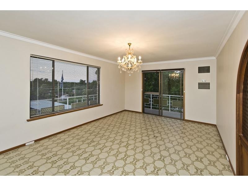 68 Sutherland Drive, Thornlie WA 6108