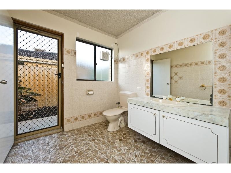 68 Sutherland Drive, Thornlie WA 6108