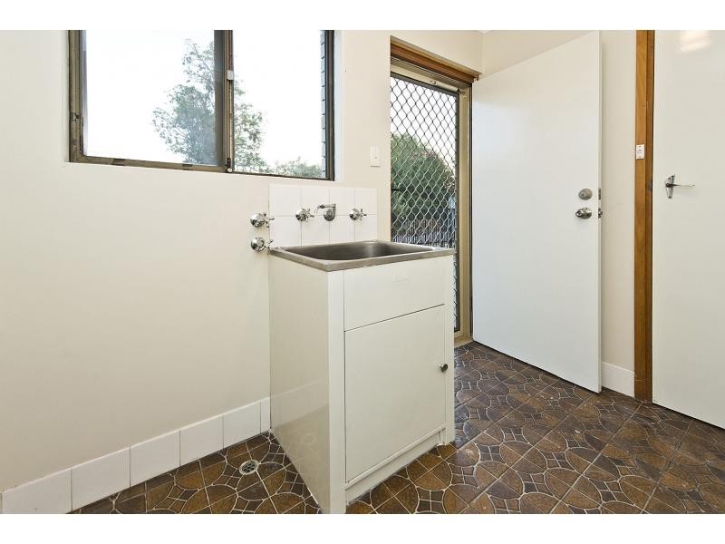 68 Sutherland Drive, Thornlie WA 6108