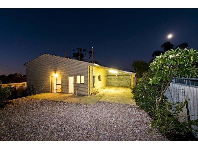 68 Sutherland Drive, Thornlie WA 6108