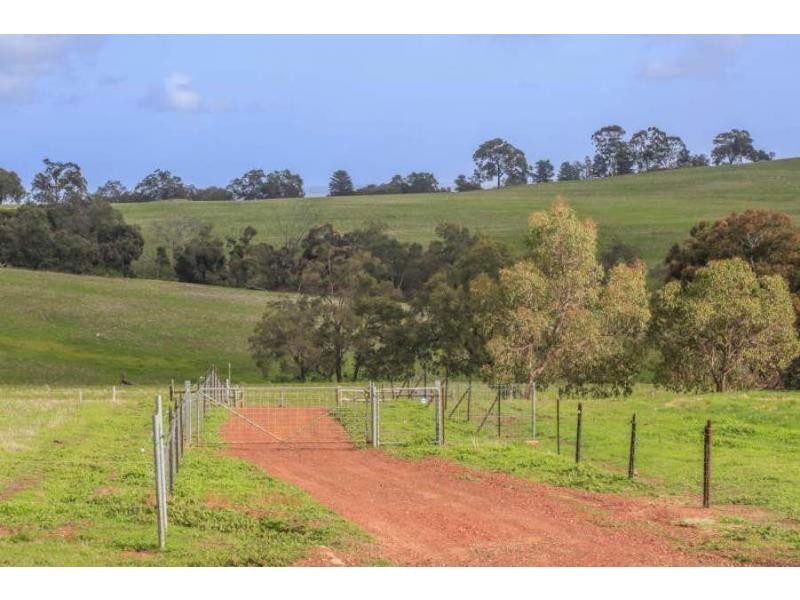 43 Clarkson Road, Bullsbrook WA 6084