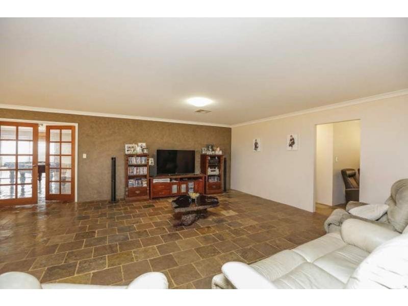 43 Clarkson Road, Bullsbrook WA 6084