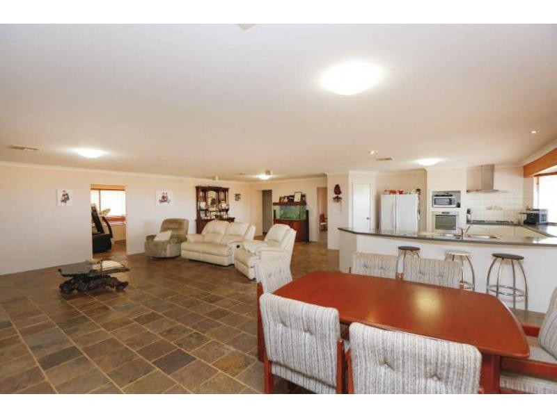 43 Clarkson Road, Bullsbrook WA 6084