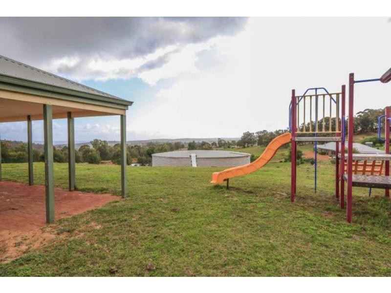 43 Clarkson Road, Bullsbrook WA 6084