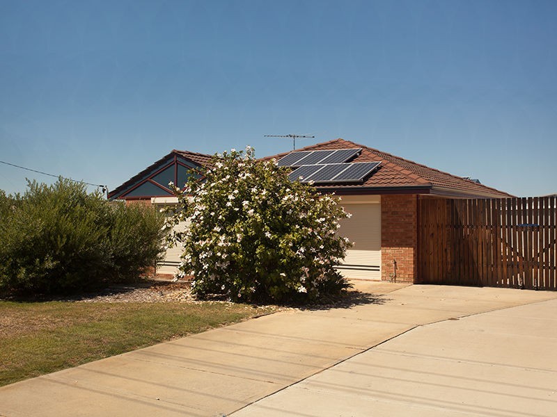 34 Crystaluna Drive, Golden Bay WA 6174