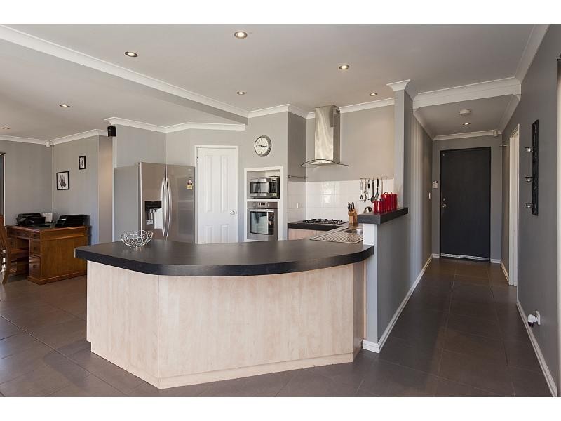 4 Rueval Court, Port Kennedy WA 6172