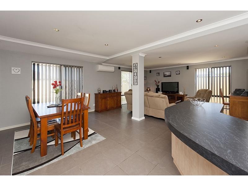 4 Rueval Court, Port Kennedy WA 6172