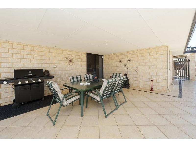 4 Rueval Court, Port Kennedy WA 6172