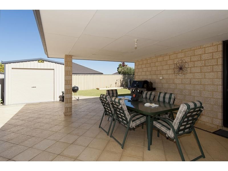4 Rueval Court, Port Kennedy WA 6172