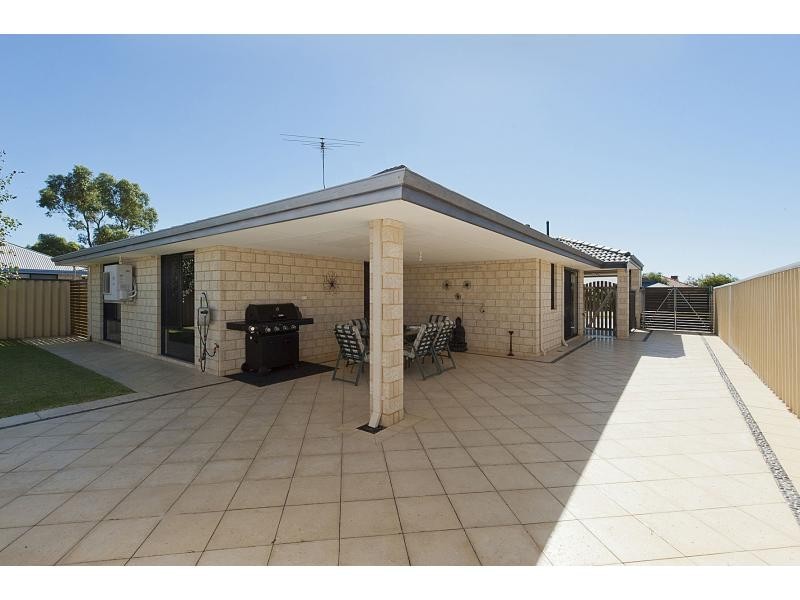 4 Rueval Court, Port Kennedy WA 6172