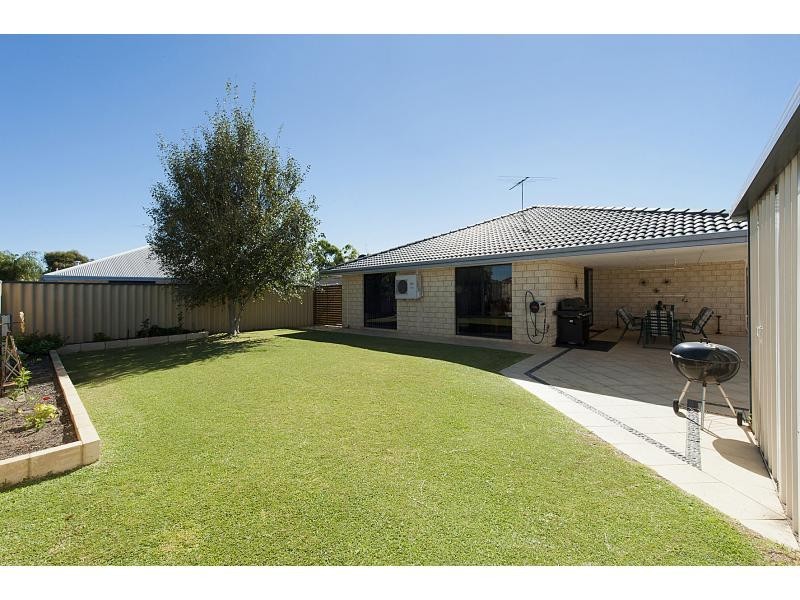 4 Rueval Court, Port Kennedy WA 6172