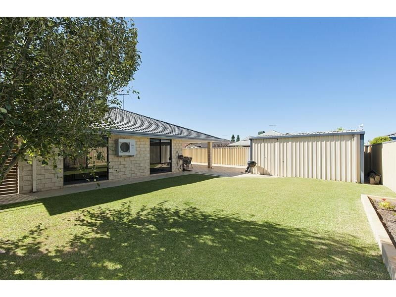 4 Rueval Court, Port Kennedy WA 6172