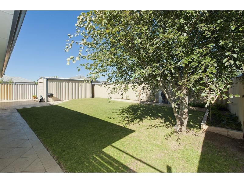 4 Rueval Court, Port Kennedy WA 6172