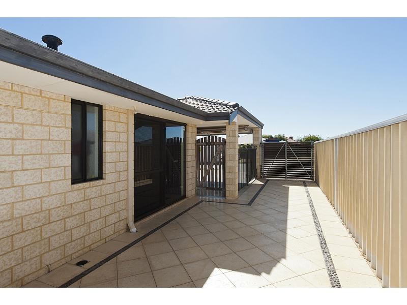 4 Rueval Court, Port Kennedy WA 6172