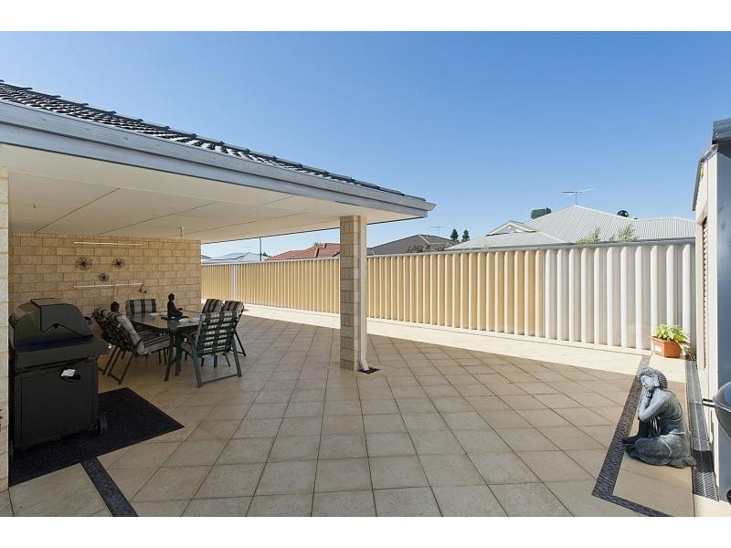4 Rueval Court, Port Kennedy WA 6172