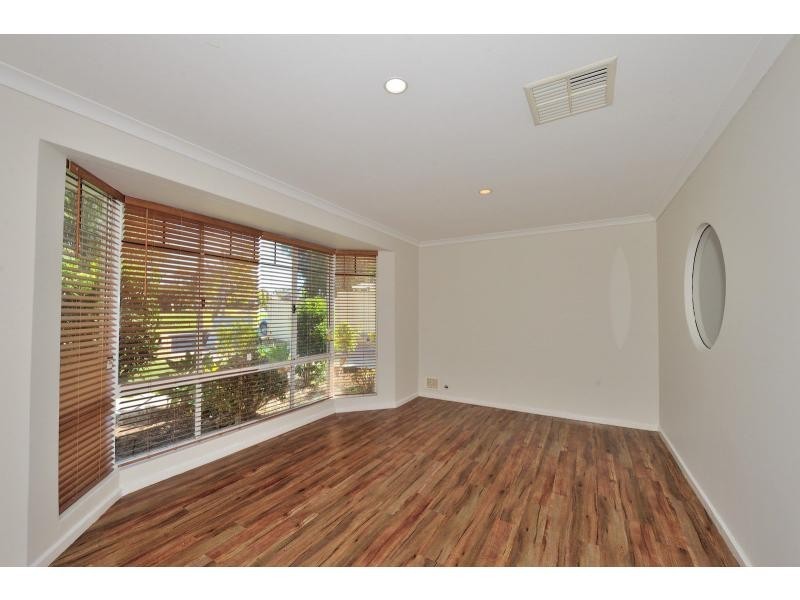 1/40 Everlasting Retreat, Halls Head WA 6210