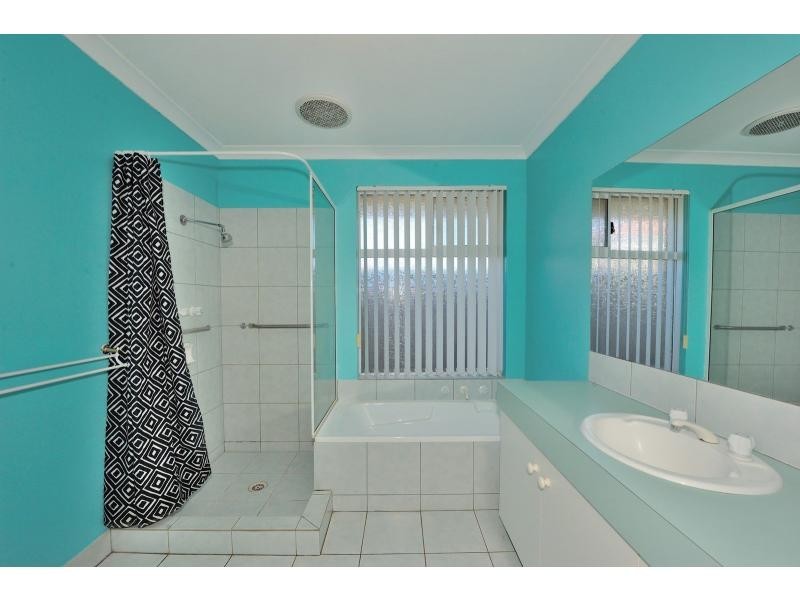 1/40 Everlasting Retreat, Halls Head WA 6210