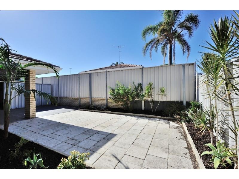 1/40 Everlasting Retreat, Halls Head WA 6210