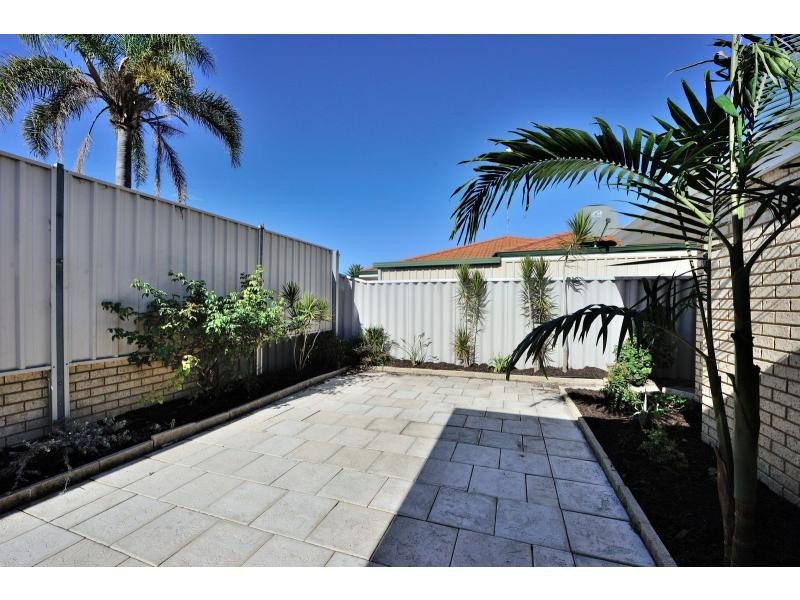 1/40 Everlasting Retreat, Halls Head WA 6210