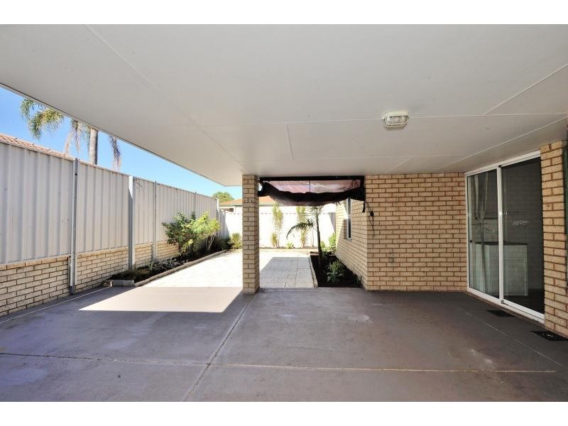 1/40 Everlasting Retreat, Halls Head WA 6210