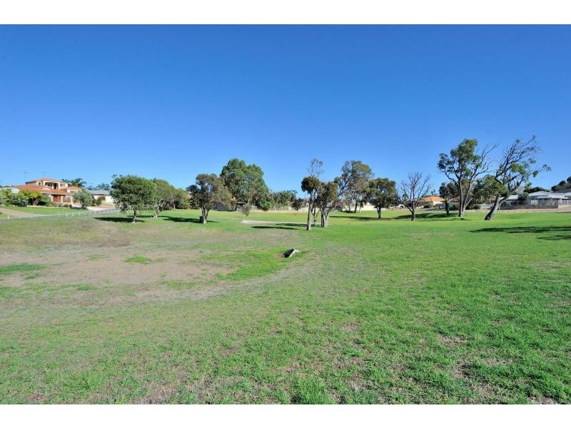 1/40 Everlasting Retreat, Halls Head WA 6210