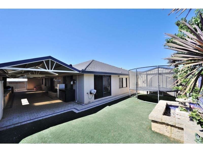 19 Mawson Grange, Lakelands WA 6180