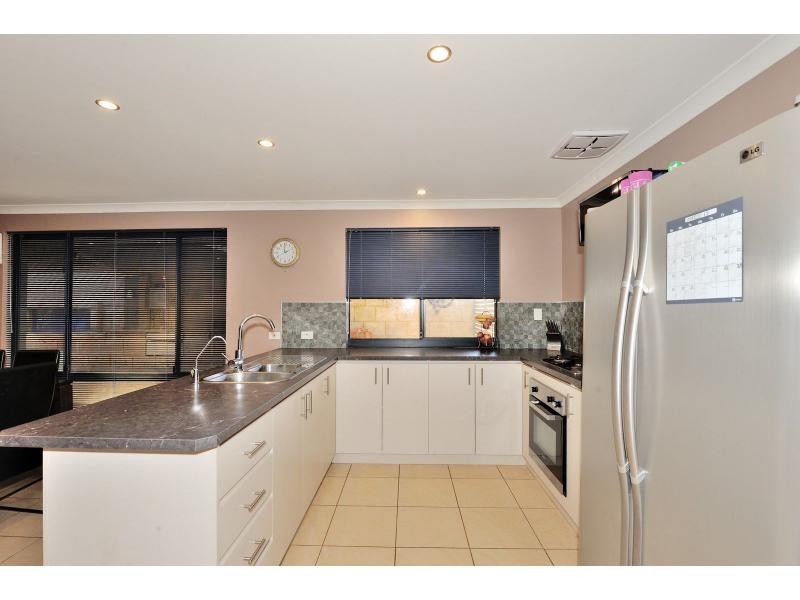 19 Mawson Grange, Lakelands WA 6180