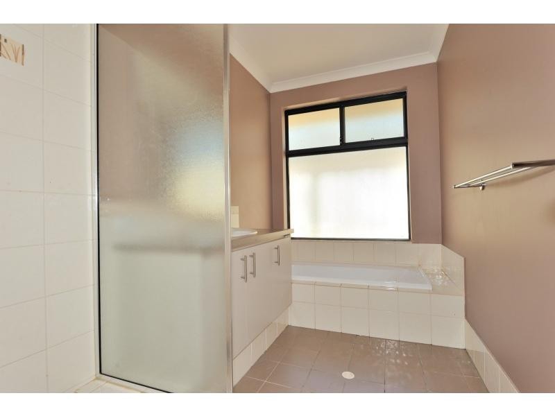 19 Mawson Grange, Lakelands WA 6180