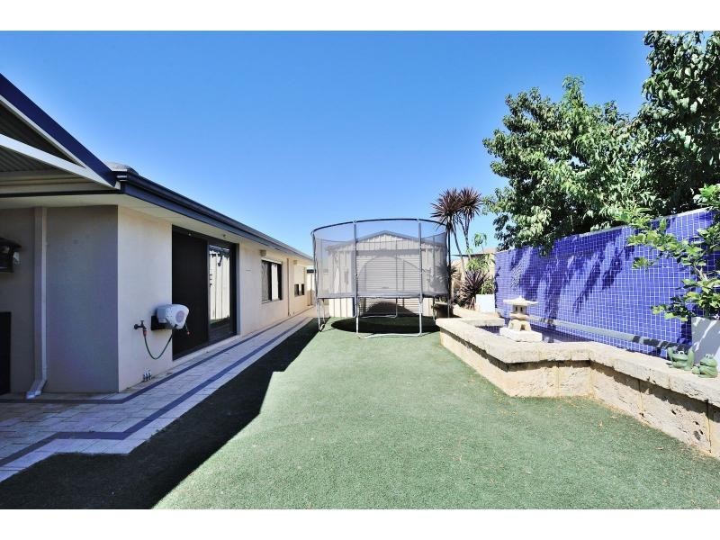 19 Mawson Grange, Lakelands WA 6180