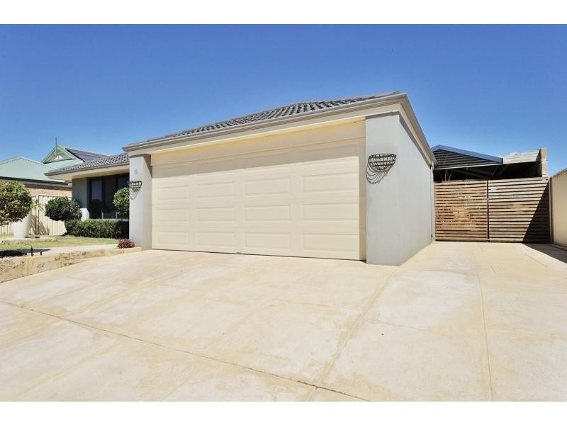 19 Mawson Grange, Lakelands WA 6180