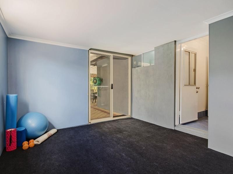 33 Townsend Road, Rockingham WA 6168