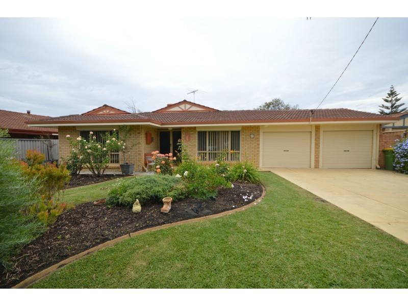 15 Oakdale Close, Safety Bay WA 6169