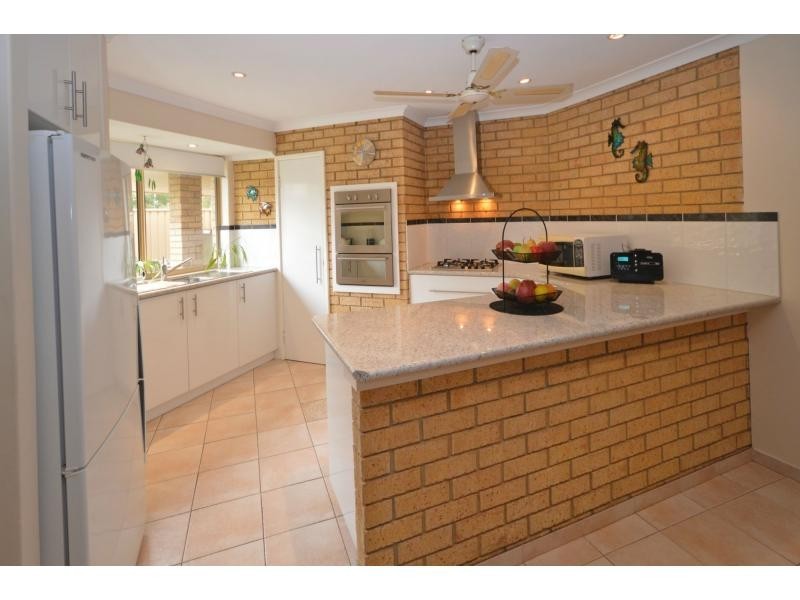 15 Oakdale Close, Safety Bay WA 6169
