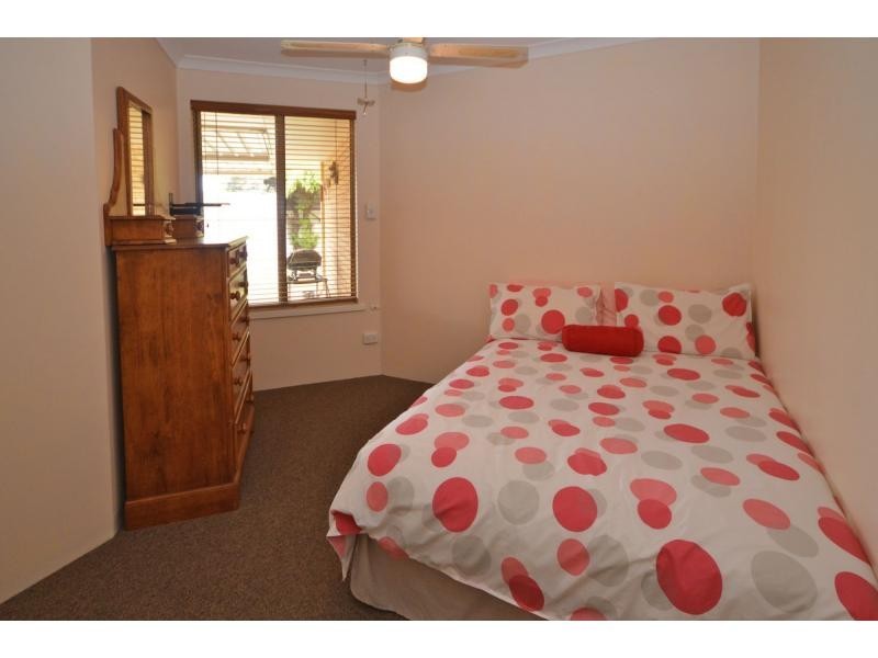 15 Oakdale Close, Safety Bay WA 6169