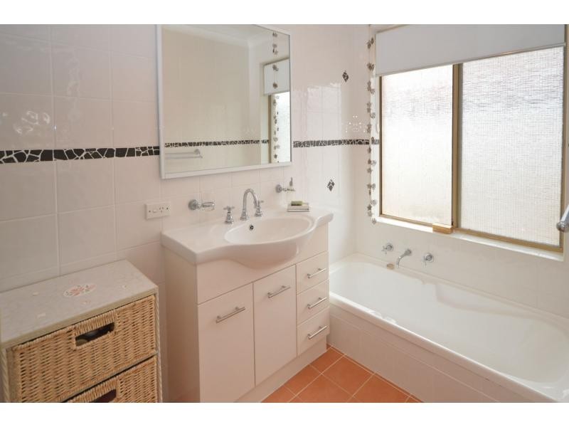 15 Oakdale Close, Safety Bay WA 6169