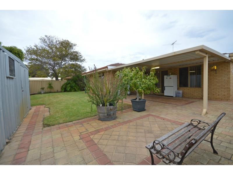 15 Oakdale Close, Safety Bay WA 6169