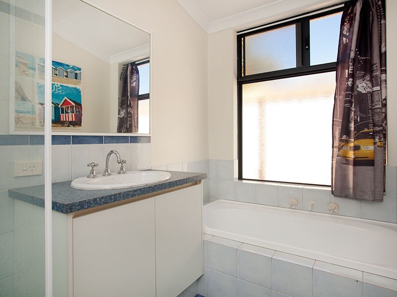 24 Kirkimbie Street, Carramar WA 6031