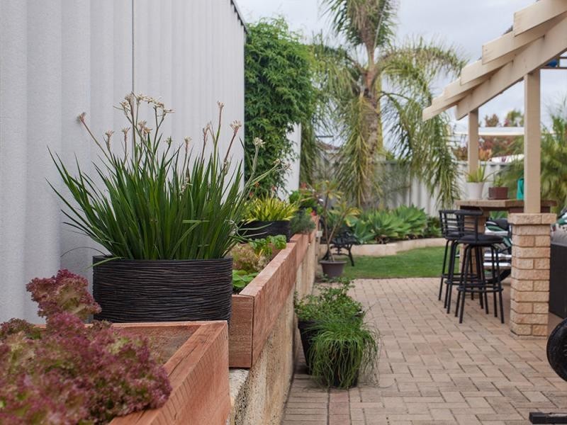 16 Glenfine Way, Carramar WA 6031