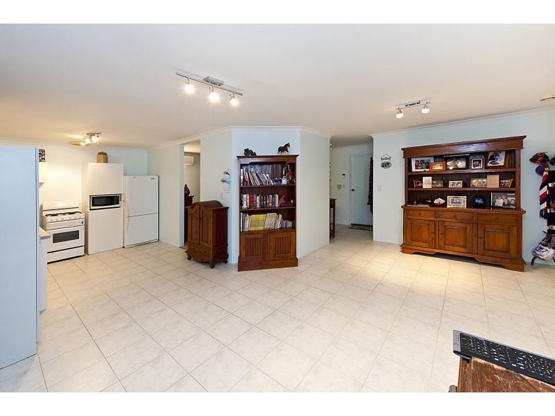 25A St Andrews Loop, Cooloongup WA 6168