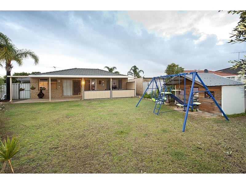 25A St Andrews Loop, Cooloongup WA 6168