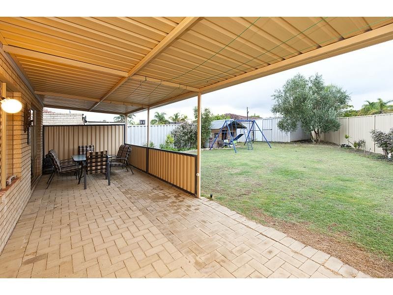 25A St Andrews Loop, Cooloongup WA 6168