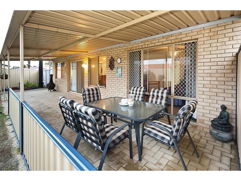 25A St Andrews Loop, Cooloongup WA 6168