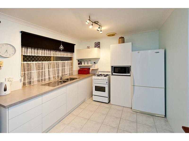 25A St Andrews Loop, Cooloongup WA 6168
