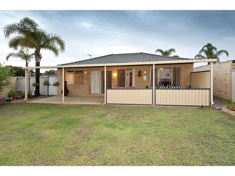 25A St Andrews Loop, Cooloongup WA 6168